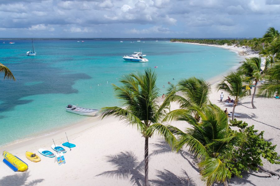 Aventura en Isla Catalina: Buceo, Snorkel y Buffet desde Uvero Alto