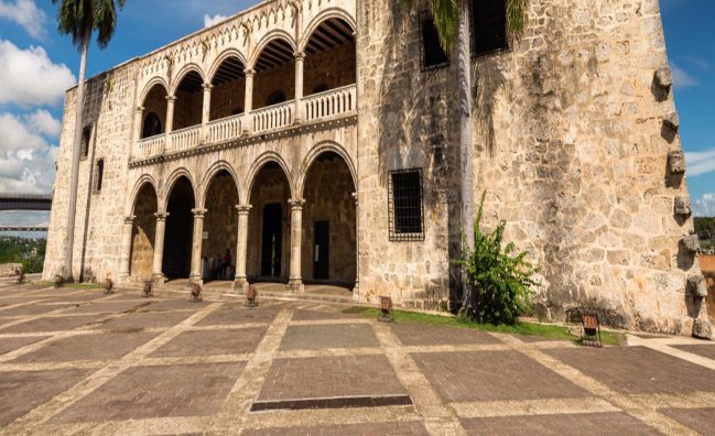 Full-Day Tour of the Colonial Zone and Los Tres Ojos from Boca Chica